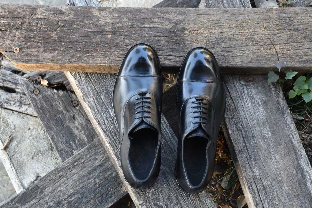 为什么有的人愿意买很贵的鞋子,为什么有人愿意为奢侈品买单