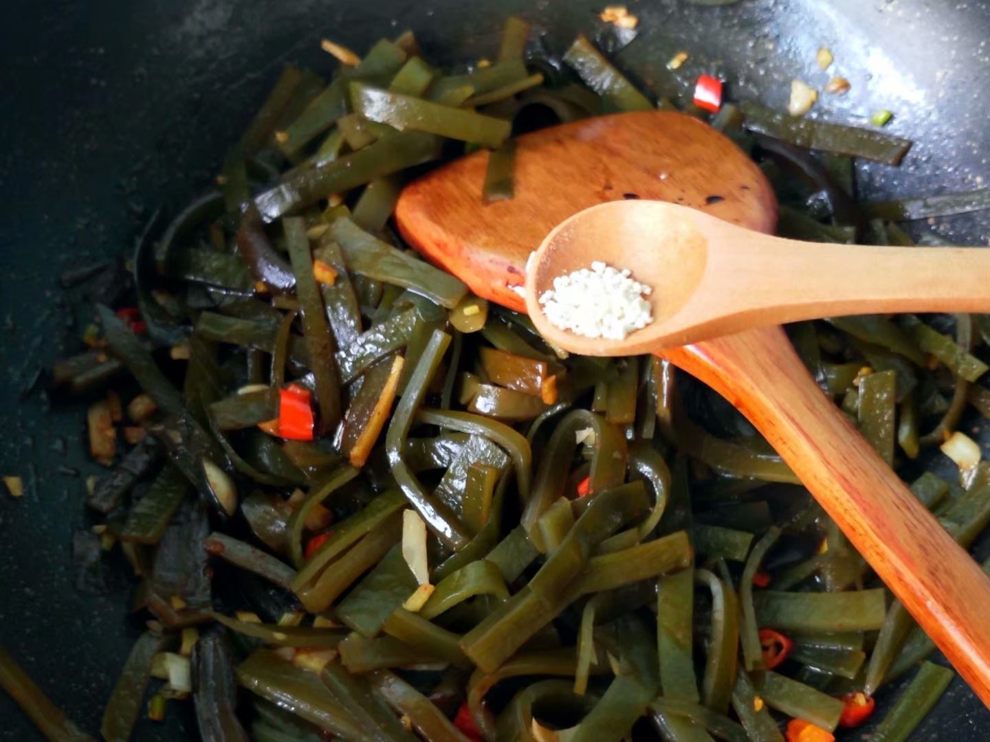 来分享海带头的做法,海带头怎样做最好吃