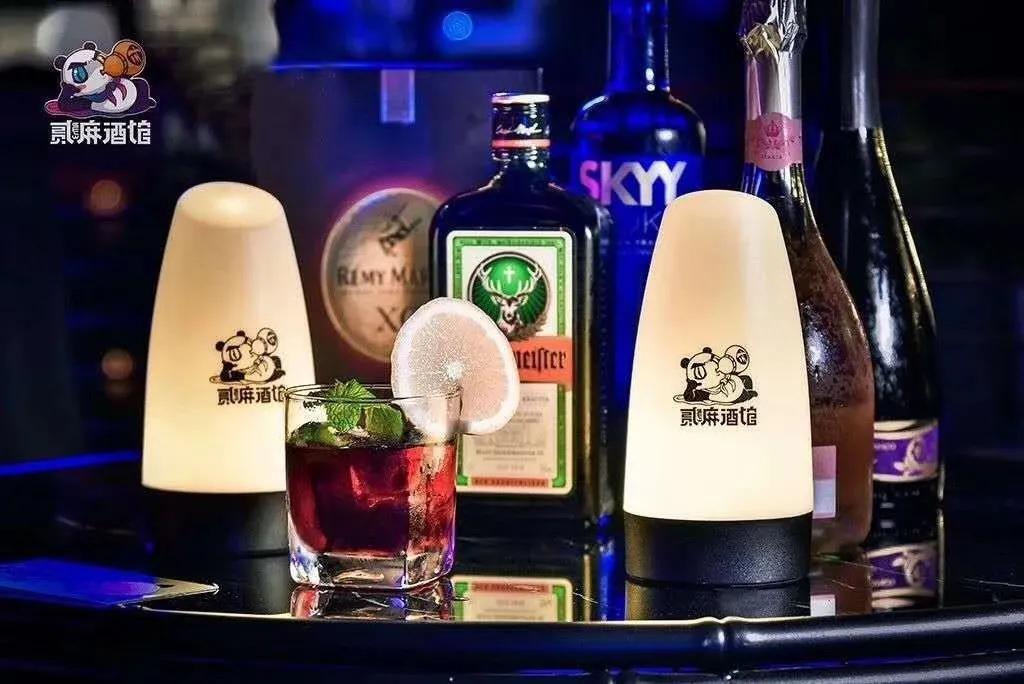 再也不用飞成都了！明星都超爱的贰麻酒馆青岛盛大开业