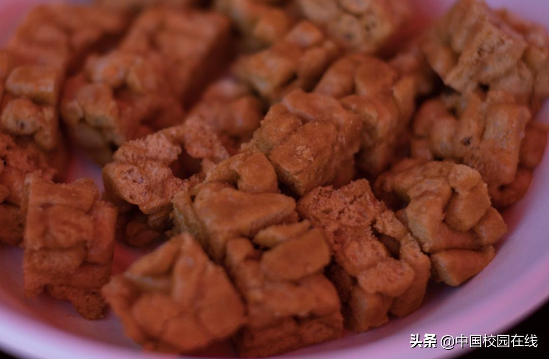 被热搜“独宠”的陕西科大，一天之内三连击！学生称，不下来才好