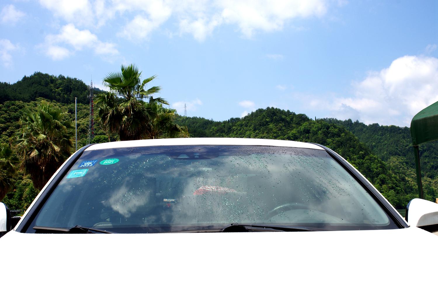 汽车塑料上的污渍怎么去除,汽车上的油烟污渍如何处理