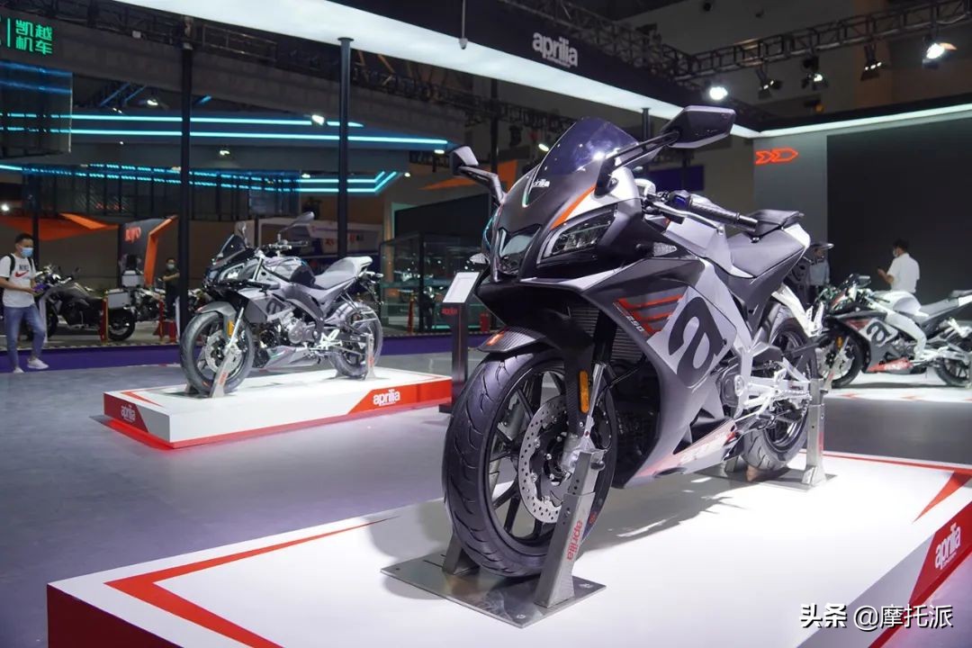 街车有两种，能战斗的街车和其他街车