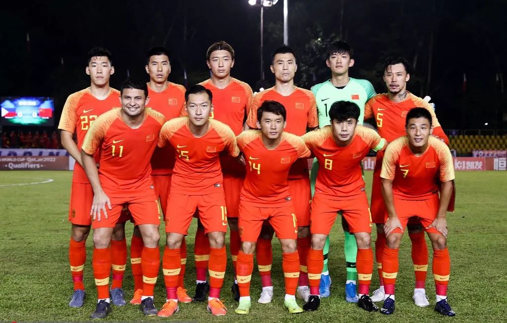 武磊单刀助国足胜新加坡,武磊国足失误