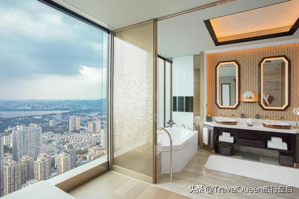 南京丽思卡尔顿酒店沉浸式体验,南京丽思卡尔酒店跨年