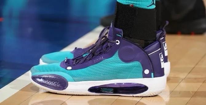 aj黄蜂队配色,nba球员上脚aj11红色