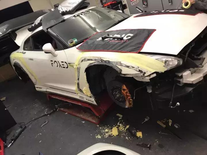 自从坐上了小姐姐的GT-R之后，天天都能体验速度与激情的快感