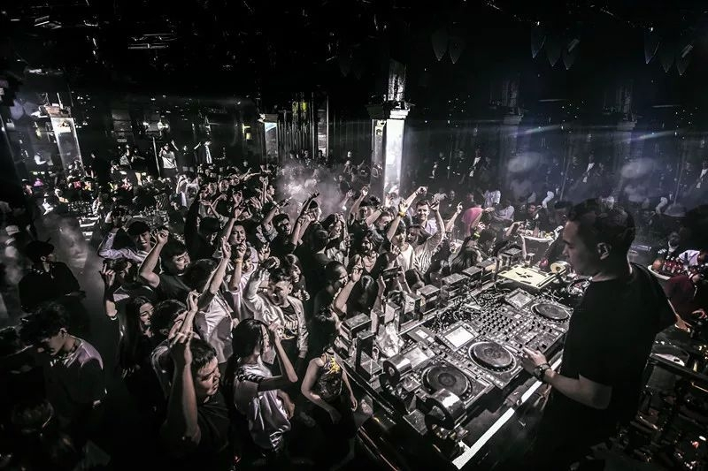 谁说济南没有夜生活细数济南这些高颜值酒吧！这就是我认识的济南