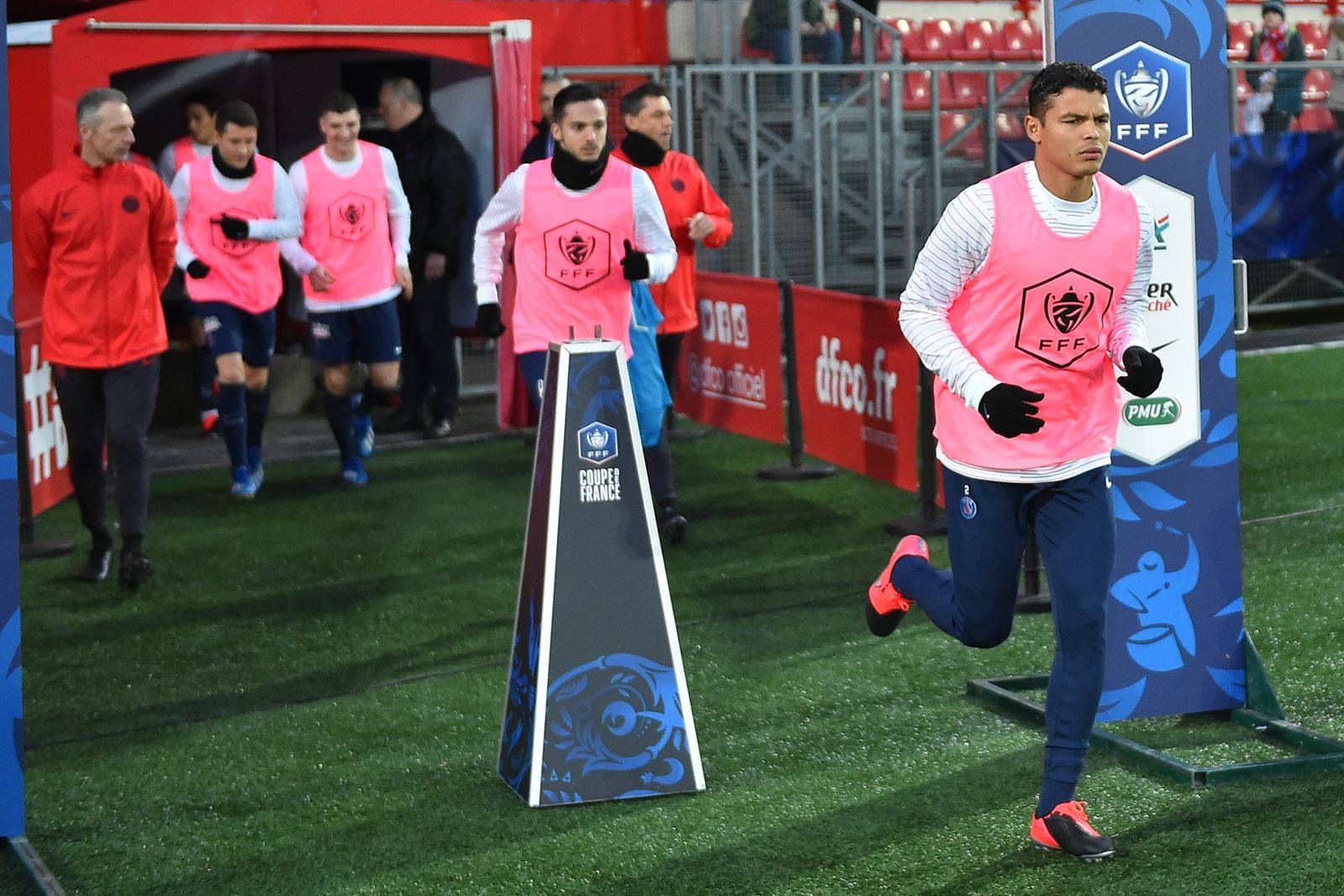 大巴黎3-1胜梅斯,大巴黎4-0第戎内马尔队长