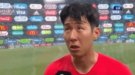 亚洲球王恶意蹬踏染红，除禁赛难逃父亲责罚，因为人性比足球重要