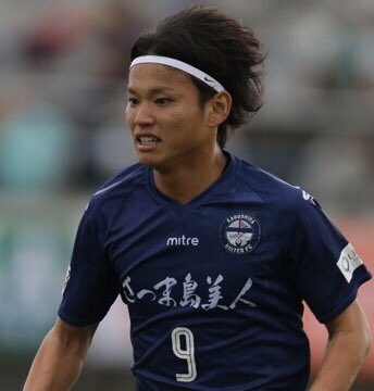 瓦尔迪出身低级别联赛,出身名校