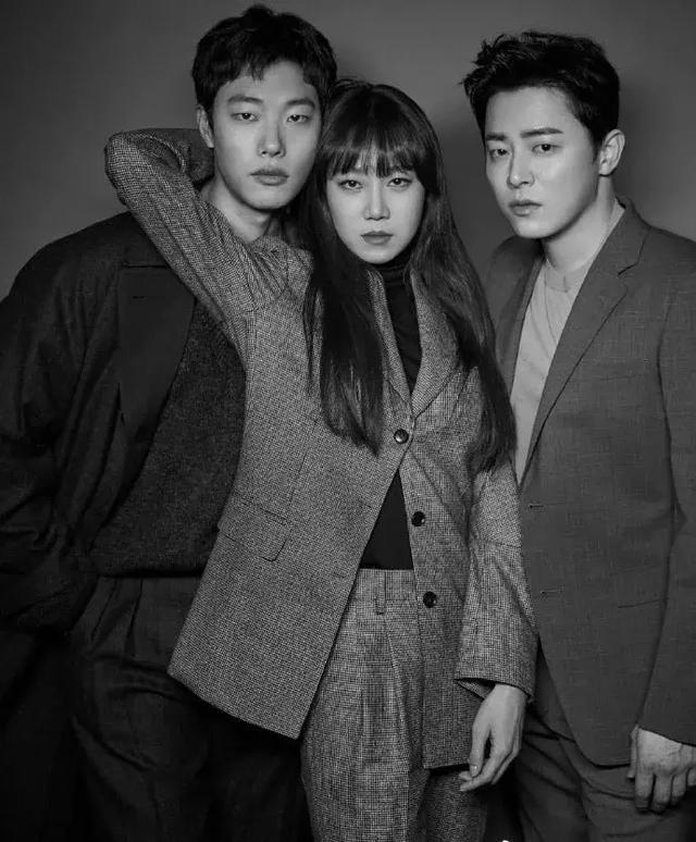 吴青峰李宇春同款雨衣,吴青峰代言的潮牌