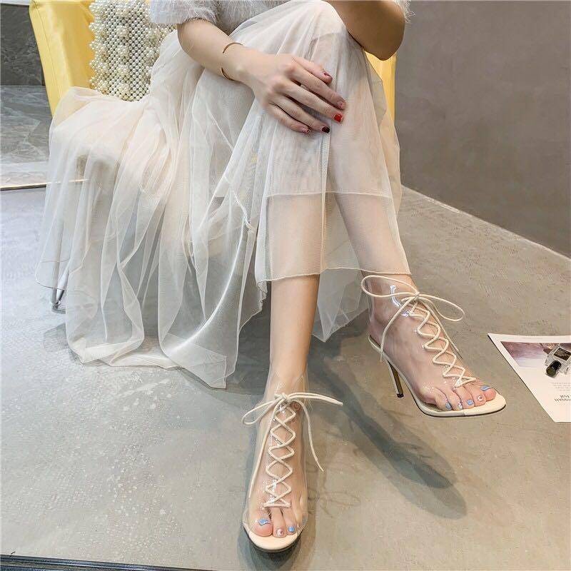 一字带扣蝴蝶结凉鞋,一字带凉鞋怎么穿更好看