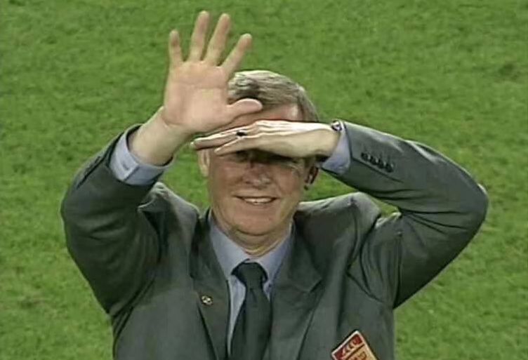 索帅雨中望向看台寻找爵爷身影,索帅爵爷