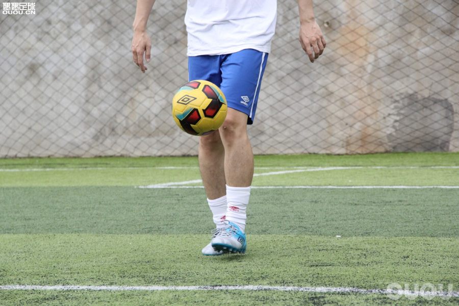 满足真皮控的幻想–UmbroAcceratorProHG实战测评