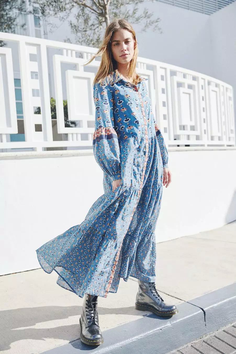 一点也不热，酷妹的马丁靴里都有空调