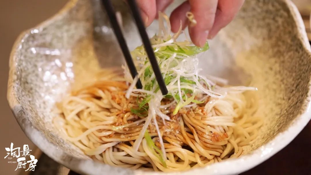 孙俪油泼面做法,安家孙俪吃的面怎么做