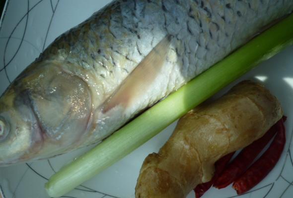 草鱼既简单又好吃的做法,家常入味草鱼最好吃的做法