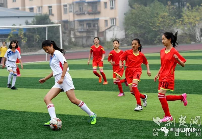 「十堰」丹江口市第五届中小学生校园足球联赛落幕，64场比赛精彩纷呈