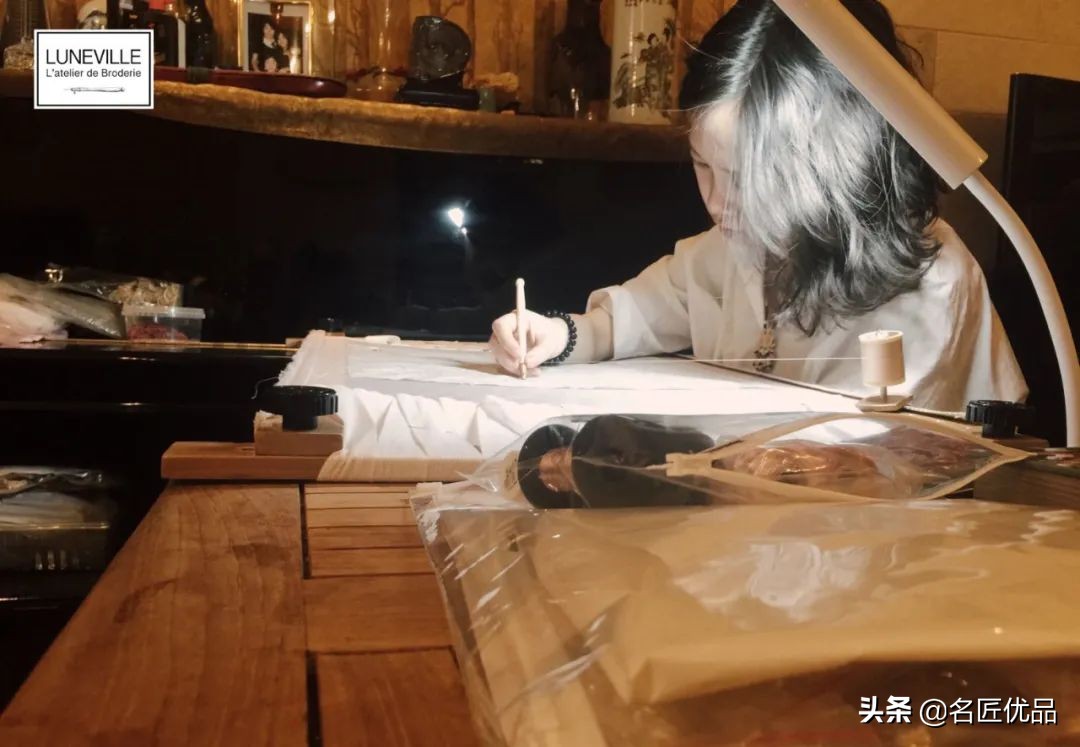 美到窒息！80后姑娘巧手征服刺绣界：奔驰，Prada争相和她合作
