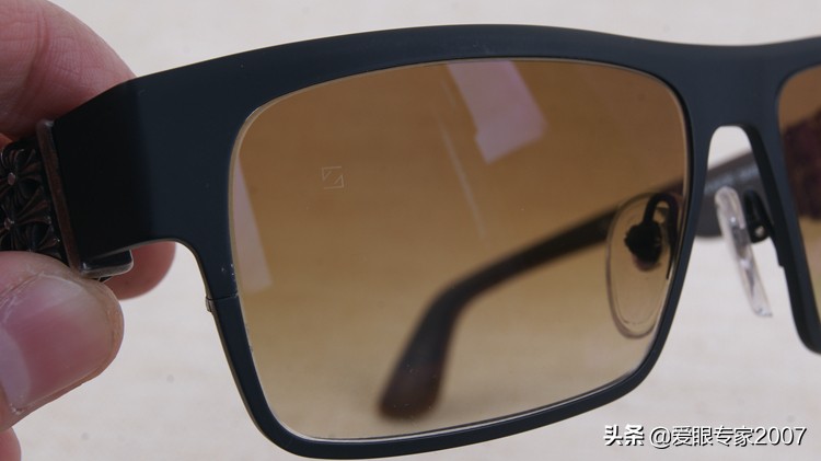 蔡司防蓝光单光镜片,蔡司1.5近视眼镜加防蓝光变色镜片