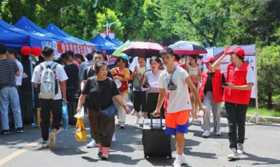 中国最憋屈的大学,被地理位置拖累的5所985大学