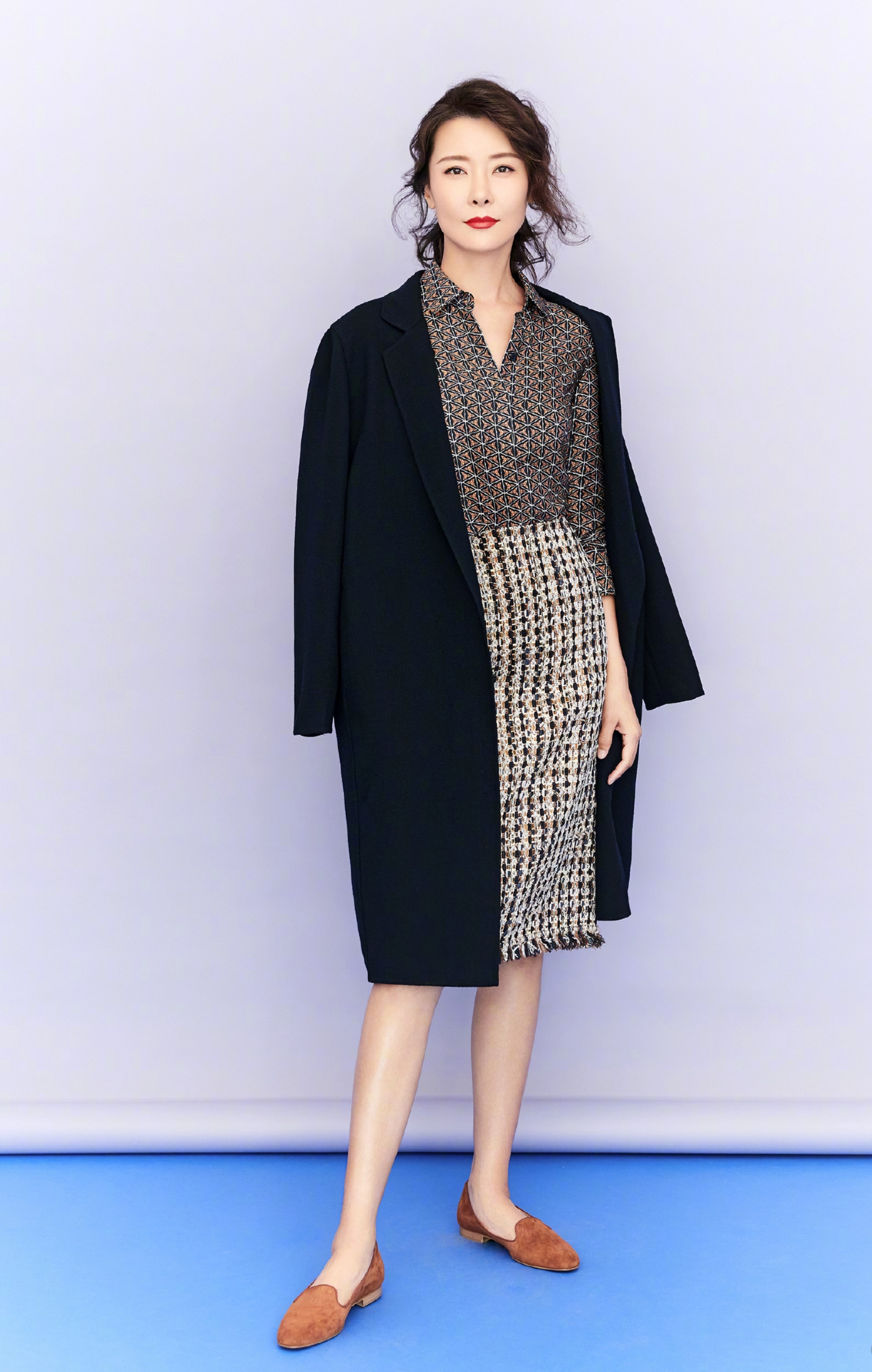 演员柯蓝穿吊带青花瓷裙,柯蓝黑色吊带裙图片