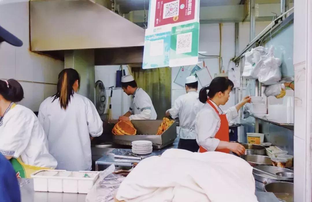 北京最红四家糖油饼早餐店测评!以前你吃的可能都是假的~