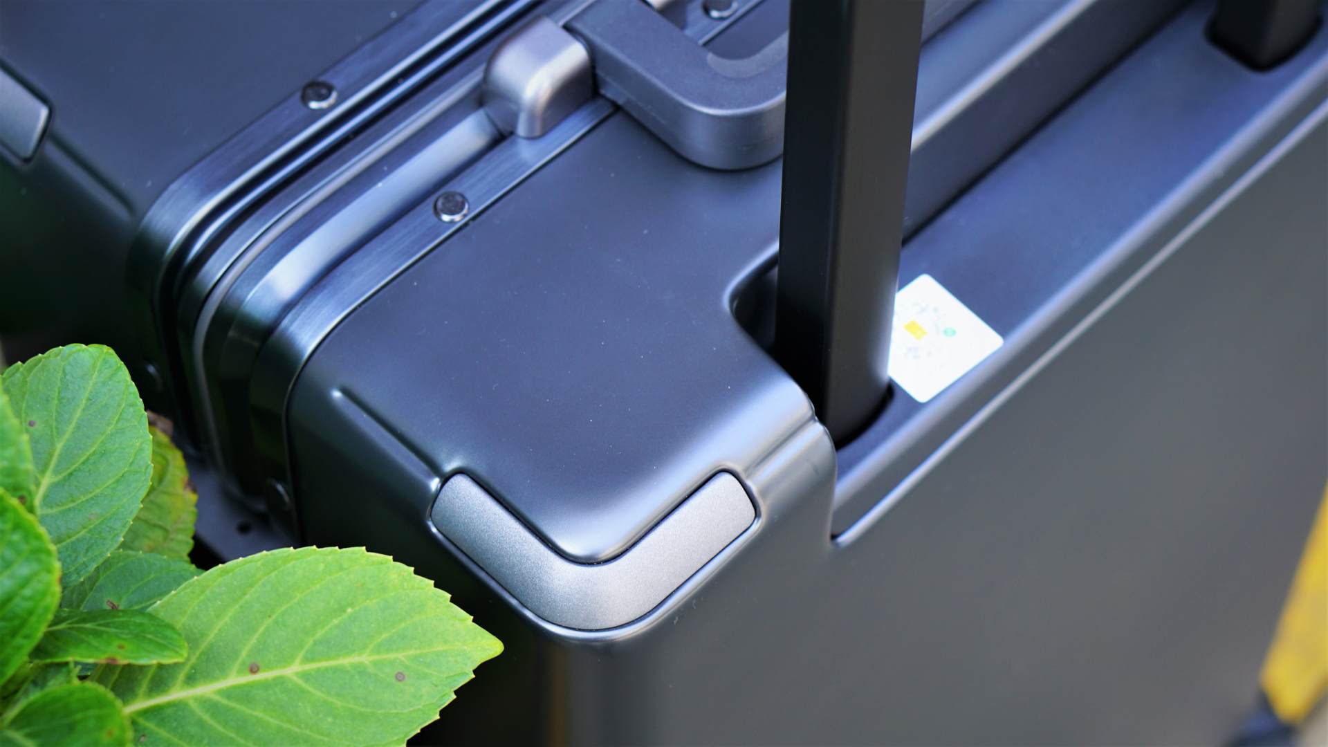 地平线8号行李箱24寸什么颜色好看,地平线8号行李箱和90分行李箱测评