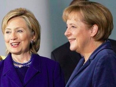 一套西装闯政界的德国总理，曾被嘲“灰老鼠”，低胸礼服惊艳全场