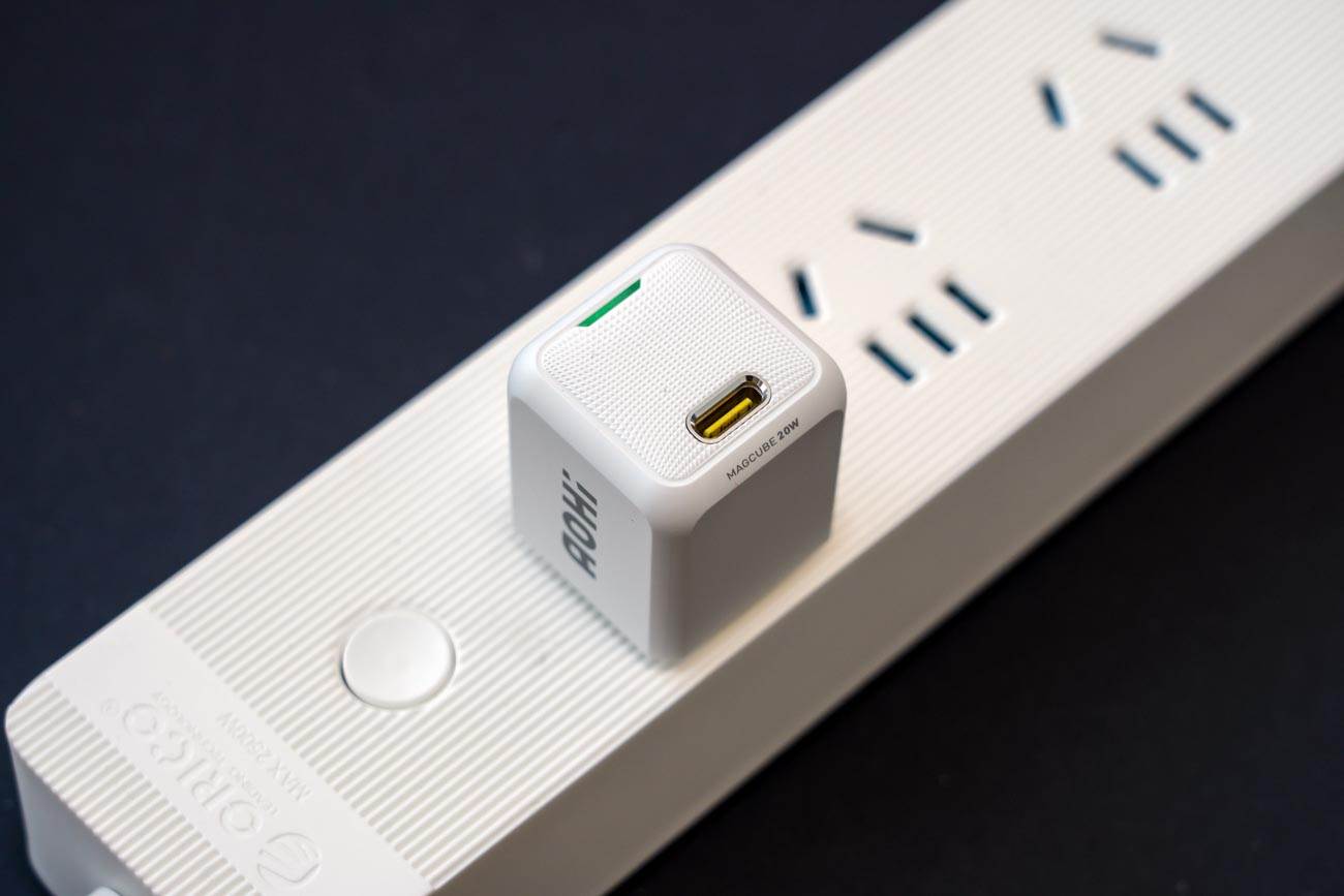 aohi20w氮化镓充电器,aohi30w幻彩快充头测评