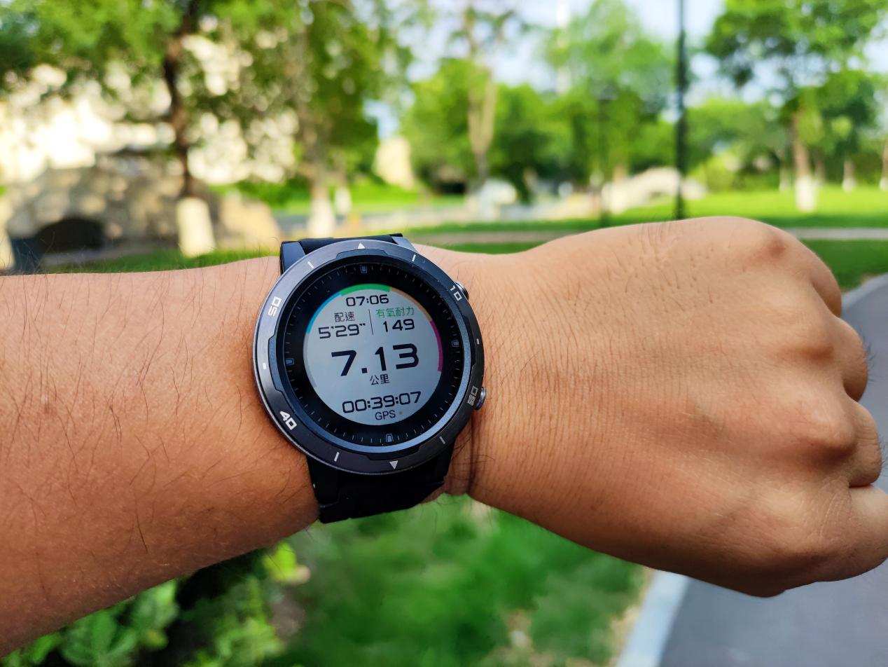 硬核升级，专为城市精英跑者打造：咕咚X3-RE精英版深度体验