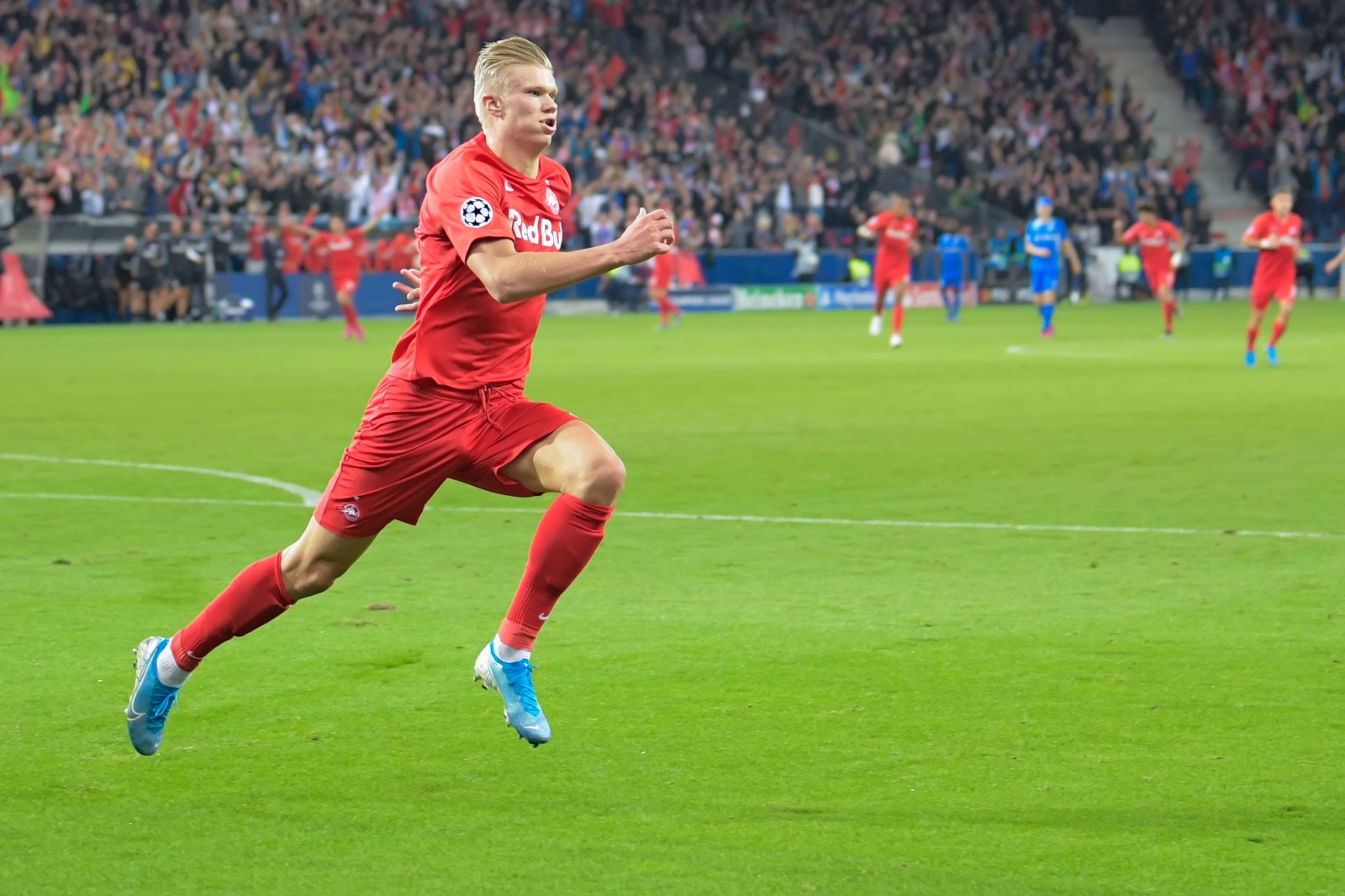 足坛现役十大前锋哈兰德,足坛天赋最高十大球星哈兰德