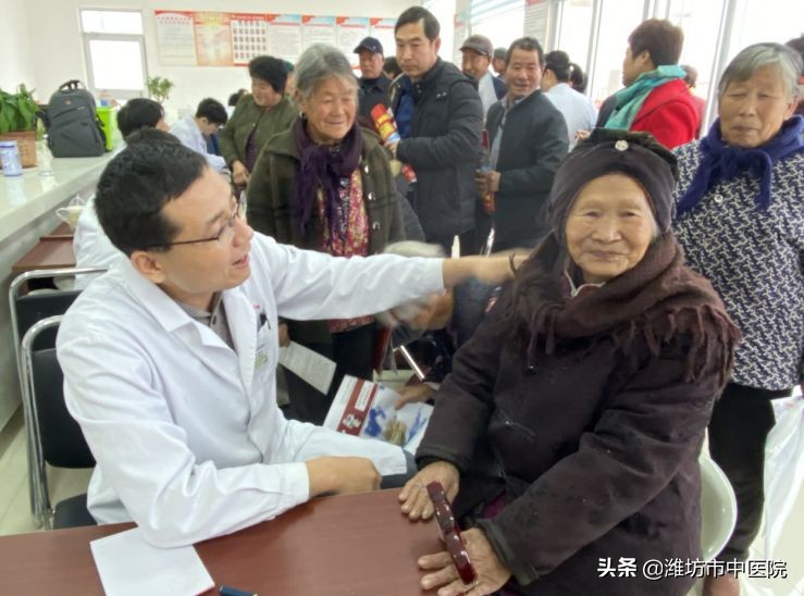 初冬暖行,潍坊最南边的山村,一群白大褂带来“健康大动作”