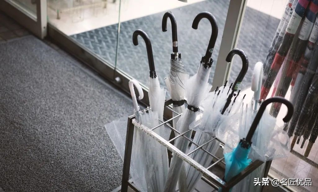 奇怪冷知识！你每擦一次口红，就是在亲吻上万只昆虫的尸体