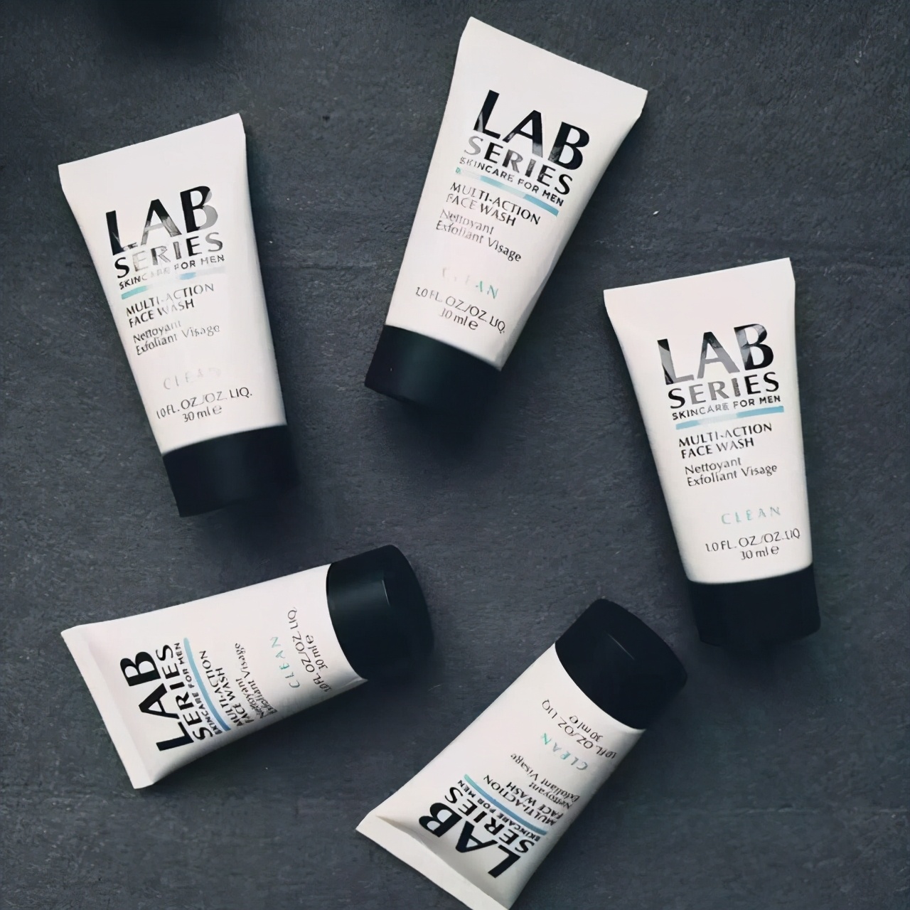 肌肤补水洗面奶,毛孔粗大用补水保湿的洁面乳好吗