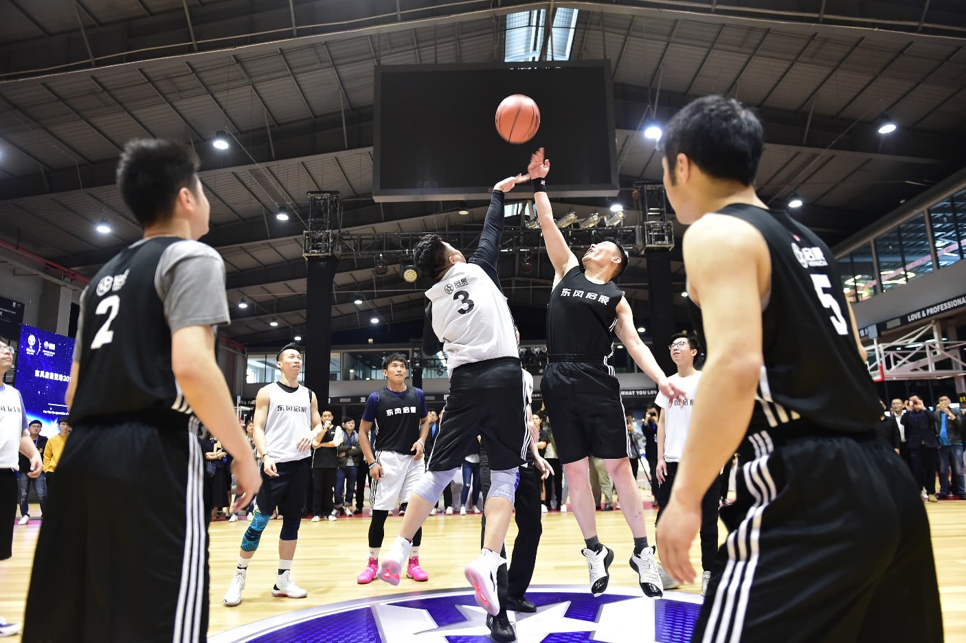 鏅烘収涓庡姏閲忕殑纰版挒,鏅烘収涓庡姏閲忕殑瀹岀編铻嶅悎