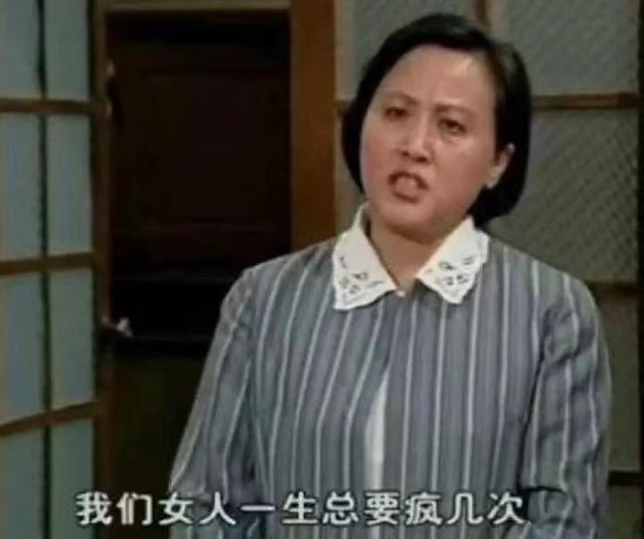 旧化妆包废物利用能装什么,废弃手提包可以diy什么