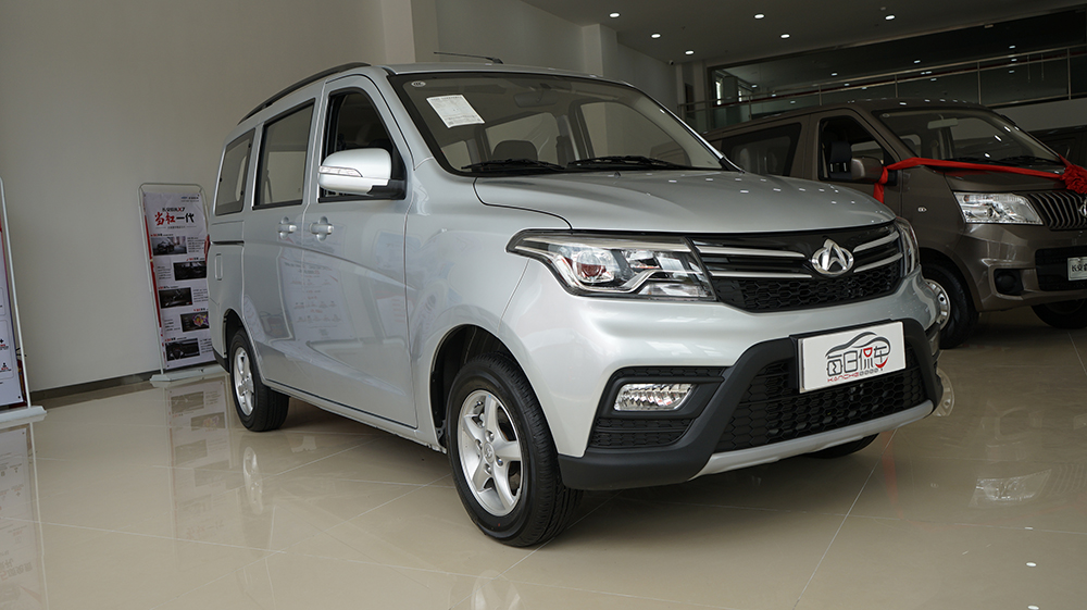 长安欧诺s静态体验,长安欧诺s封闭货车2017款参数配置