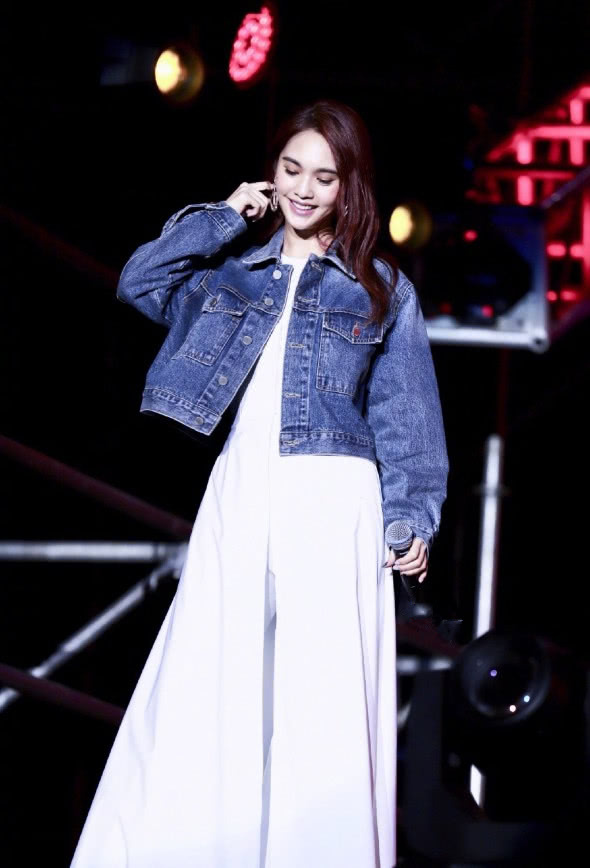 杨丞琳齐刘海造型,杨丞琳齐耳短发