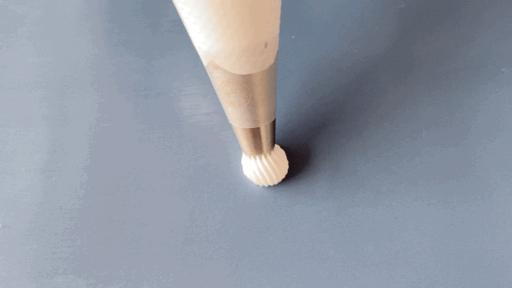 没有裱花袋裱花嘴泡芙奶油怎么挤,奶油裱花嘴怎么自做