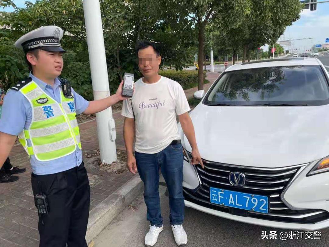 发生追尾双方都走了,发生追尾前车直接走了谁的责任