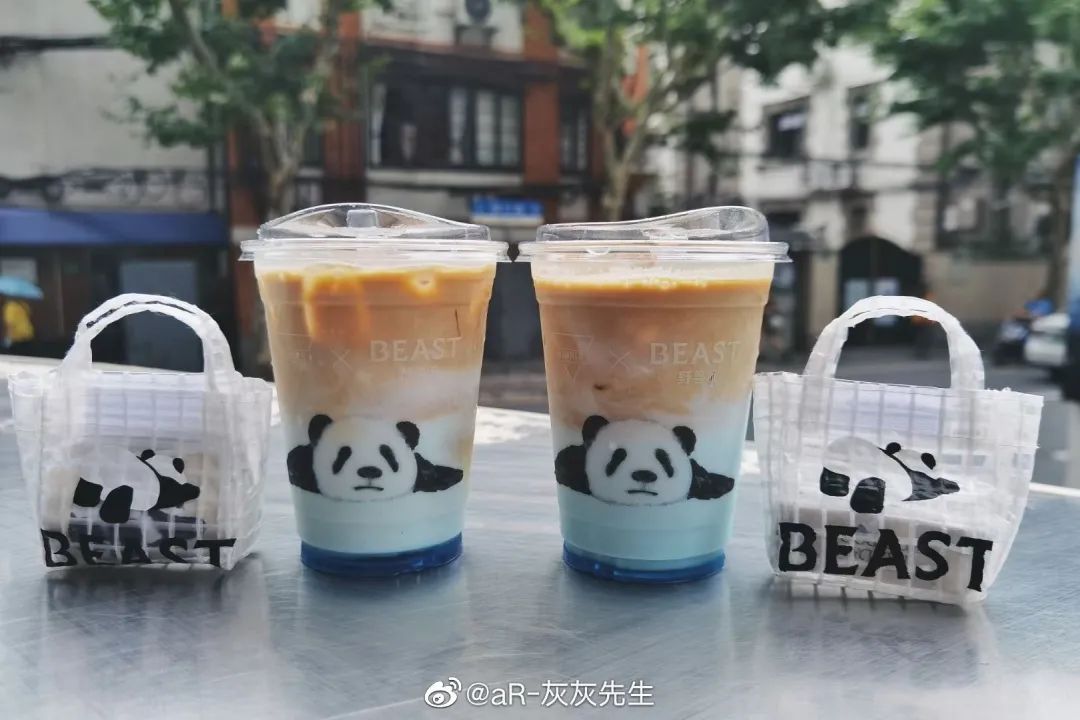 熊猫拿铁刷爆朋友圈，MANNERX野兽派联名凭什么让人失控？