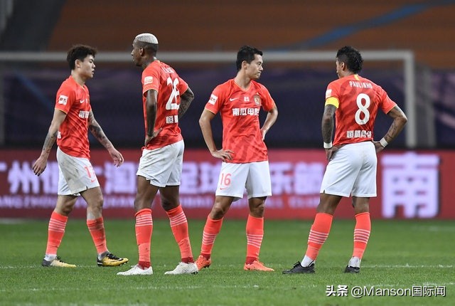 据《彭博》恒大足球业务每年损失约数亿元:政府或入股援助中超