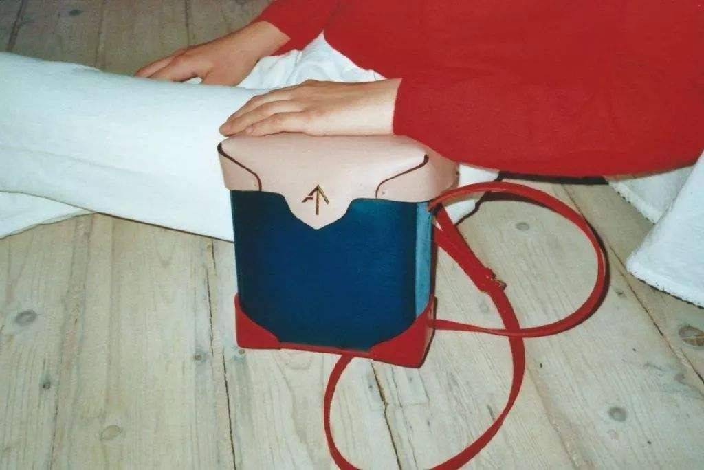 满街trainer,coach包哪款最经典百搭