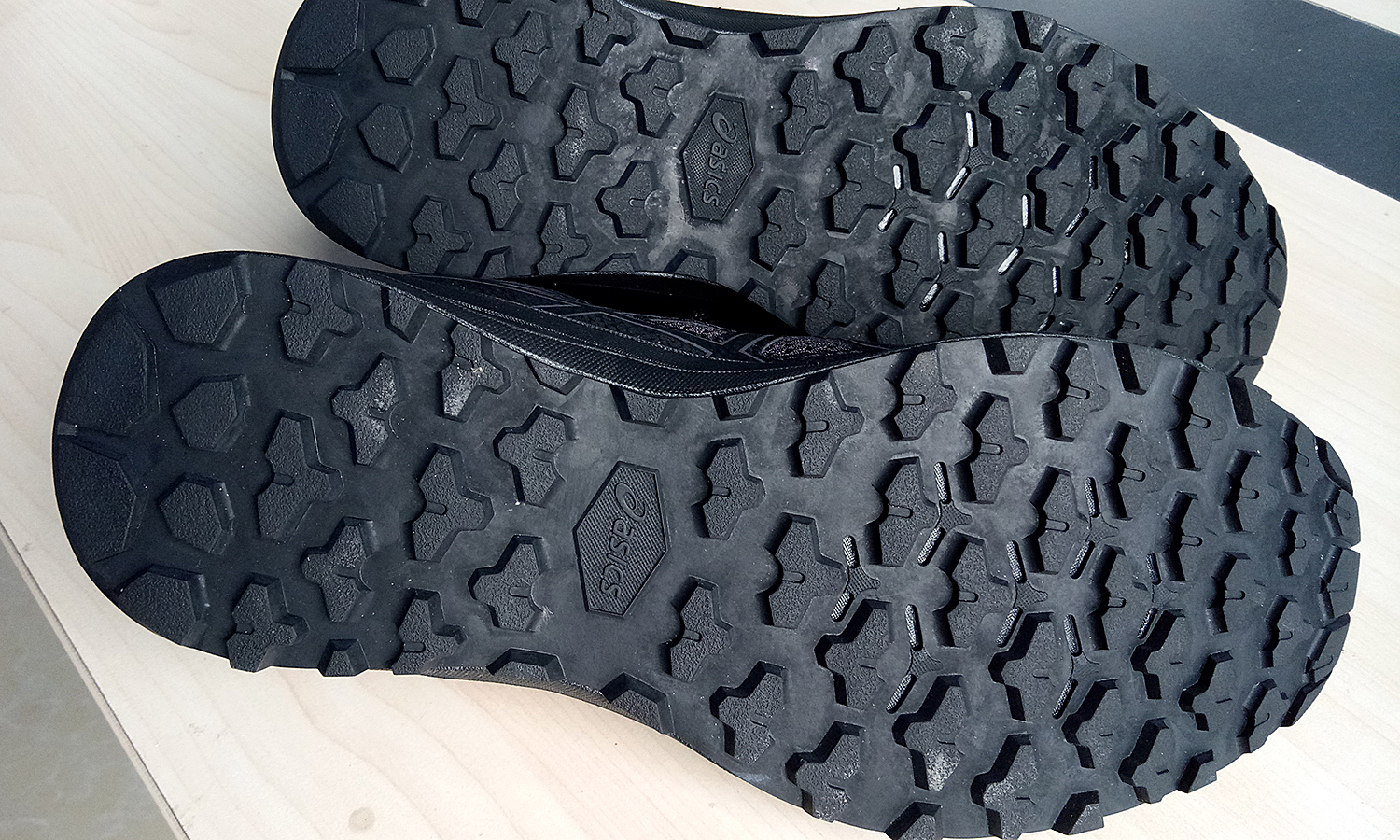 亚瑟士跑步鞋怎么样,亚瑟士哪个系列的跑步鞋比较好