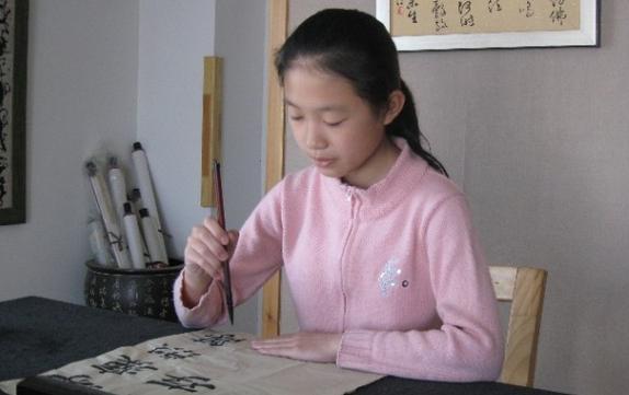 毛笔书法握笔姿势教学视频,毛笔的握笔姿势视频免费观看