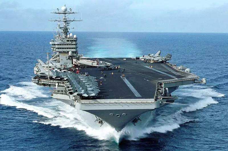 世界最大航空母舰的简介,航空母舰布局详细介绍