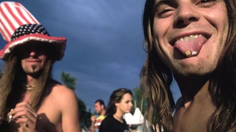 零零后贩卖“邮票”*品毒**LSD？它曾让乔布斯沉迷其中