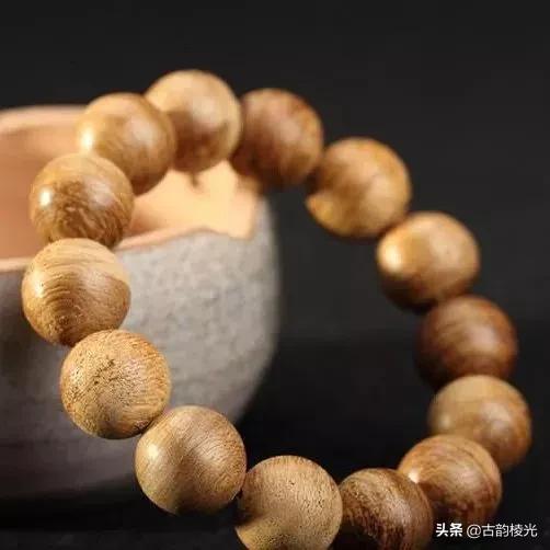 沉香包浆前后对照表,沉香手串包浆了好吗
