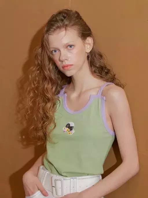 比欧阳娜娜好看的衣服,95后小花欧阳娜娜